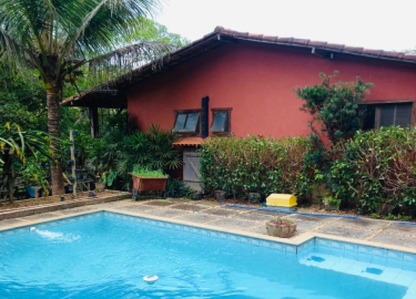 Chara a venda na beira do rio